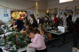 Roncallischool - Ulenpas - Samen kerststukjes maken 2025 (1)
