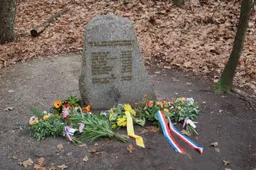 Slachtoffers Emmapiramide in Rozendaal herdacht 13-12-2025 (15)