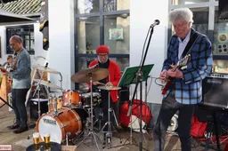 Muziek uit de jaren zestig klinkt weer in Carolinapark in Dieren 08-03-2026 (1)