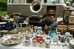 Rommelmarktspullen AI foto