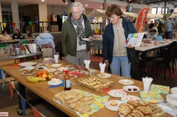 Veel bezoekers op de Wereldse Proeverij en Speelgoedweggeefmarkt Velp 25-03-2026 (10)
