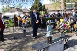 Grote belangstelling bij het eren van moedige mensen in Velp 19-04-2026 (16)