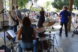 Eerste editie Locals Live trekt veel muziekliefhebbers naar Ellecom 2-8-26 (16)