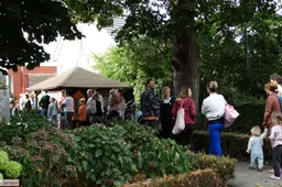 Tweedehands kinderkledingbeurs in Rheden opnieuw druk bezocht 5-9-26 (1)
