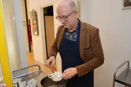 Dorpswethouder Cyril Weijers helpt mee bij Het Rhedens Maal 14-10-2026 (0)