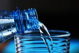 bottle 2032980 1280