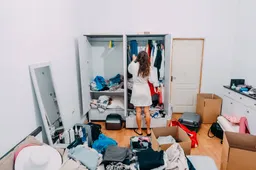 nice-looking-lady-inside-modern-apartment-room-prepare-trip