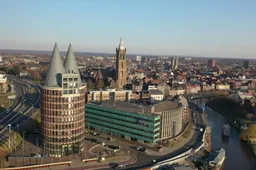 vlcsnap-2025-11-03-19h23m03s399