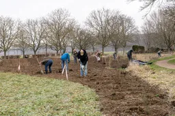 aanplant_inheemse_struiken_op_het_Land_van_Ons[1]