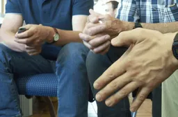 foto hands 1545330 lotgenotenfoto