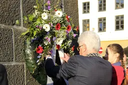 dodenherdenking krans monument markt sittard