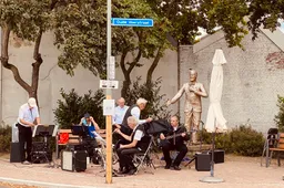 gluren bij de buren grevenbicht