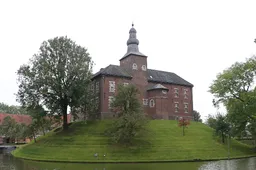 kasteel limbricht op de motte