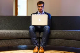 laptop man zzp digitaal cc0