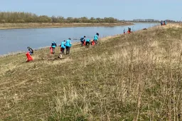 afvalrapen langs de maas bij grevenbicht 22 maart 2025 1