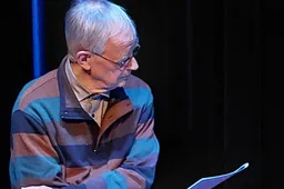 Meindert aandachtig luisterend