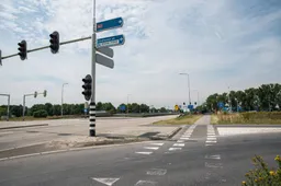Viaduct Aldenhofweg bij afrit 47 Born
