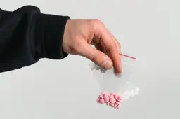 designerdrugs Mart Production, Pexels