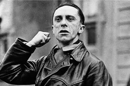 Column Frits Bosch: Goebbels lacht zich rot om de systematische propaganda van de NOS