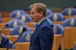 Pieter Omtzigt stelt Kamervragen over aanwijzingen over asielopvang aan gemeenten: 'Er is hier geen wettelijke basis voor'