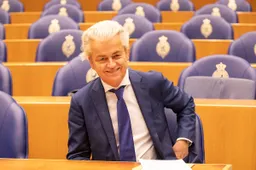 [Filmpje] Wilders confronteert Rutte met corona-terrasregels: "In een mortuarium is het nog gezelliger"