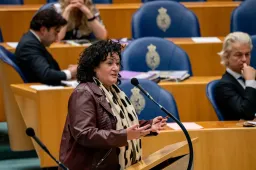 Caroline van der Plas lacht BBB-hatende VVD'er Ton Elias keihard uit: 'Ik zit er nog 3,5 jaar!'