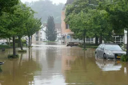 700 gezinnen Valkenburg ontheemd na watersnoodramp in Limburg
