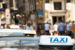 De Grachtengordel Snuift Door: Vijf taxichauffeurs aangehouden vanwege drugsgebruik
