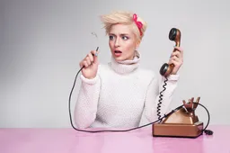 De Europese Unie komt voor de zeldzame verandering eens met een GOED voorstel: "Telefoon uitzetten na werk moet grondrecht worden!"