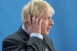 Boris Johnson gaat maandje langer wachten tot afschaffen laatste coronamaatregelen: Indiase variant