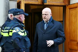 Boefje Ferd Grapperhaus ontspringt justitiële dans tóch niet: 'Minister van Justitie en Veiligheid heeft nu ook een STRAFBLAD!'