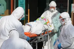'Het is maar een griepje'. Medische specialisten Italië opperen leeftijdsgrens instellen voor opname corona-patiënten