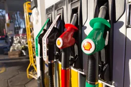 Kabinet bestrijdt hoge energieprijzen met verlaging accijns en btw: benzineprijs met 17,3 cent omlaag