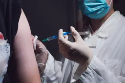 77-jarige man uit Noordwijkerhout sterft kort na Pfizer-vaccinatie, GGD bekijkt mogelijk verband met inenting