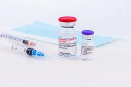Gevaccineerden die Pfizer en Moderna kregen hebben nog jaren antistoffen in het bloed