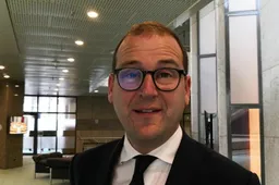 Vastgeroeste PvdA'er Lodewijk Asscher: 'Ik pleit voor een nóg sterkere overheid!'