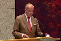 Theo Hiddema is klaar met asiel-gehannes: 'Ik dien vandaag een Motie van Treurnis in tegen staatssecretaris Knol'