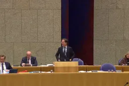 Oppositie haalt Ruttes bizarre "stoom en kokend water"-avondklokschouwspel door de mangel: 'Machtsmisbruik?'