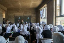 Schokkend nieuws! Taliban trekt zich niets aan van Woke-geblaat Sigrid Kaag: 'Geen meisjes op middelbare scholen'