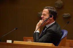 Knetter! Mark Rutte weigert op voorhand motie uit te voeren:  “Ik waarschuw maar vast, dan zal het hele kabinet opstappen!”