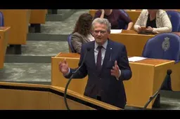 Filmpje! Roelof Bisschop (SGP) en Pieter Omtzigt in pure wanhoop: 'Jullie maken de Kamer tot SLAVEN van het kabinet'