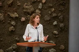 VVD-leider Tweede Kamer Sophie Hermans in het nauw: Zwakke knieën en gebrek aan daadkracht zorgen voor onvrede binnen eigen partij