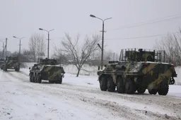 Rusland schakelt naar oorlogsstand, slaat NAVO vuist op tafel