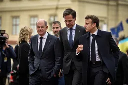 Macron breekt 23-jarige stilte met ludiek staatsbezoek aan Nederland