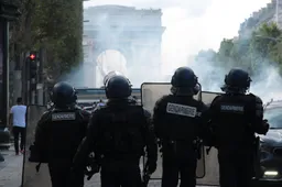 Franse demonstraties ontsporen door gewelddadige radicaal-linkse betogers: Agenten gewond en winkels geplunderd