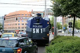 Escalatie van Extreemlinkse Protestdag "Tag X" in Leipzig leidt tot Arrestaties en Onrust