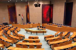 Politici kondigen in rap tempo hun vertrek aan: Demissionair staatssecretaris Marnix van Rij (CDA) verlaat de politiek