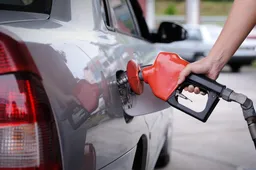 Pats! Kamermeerderheid wil af van accijnsverhoging benzine en diesel: D66 boos