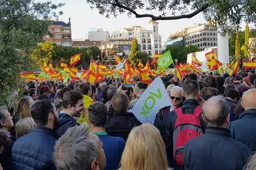 [Video] Spaanse conservatieven gaan massaal de straat op, eisen opstappen socialistische premier