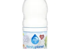Gevaar in je drinkfles: 240.000 deeltjes plastic per liter water!
